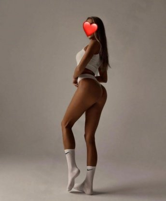 😘 Моя креативность позволит нам придумать яркие моменты вместе. У меня широкий спектр услуг, чтобы удовлетворить все твои фантазии. 😉 Не теряй время, встретимся и получим массу удовольствия. Мои фото говорят сами за себя, и мои отзывы подтверждают, что я лучшая в Москве! 🌟 Жду звонка! 💋 Оксана
