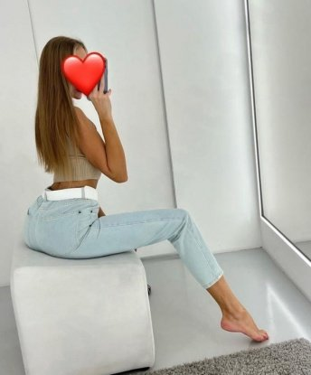😘 Моя креативность позволит нам придумать яркие моменты вместе. У меня широкий спектр услуг, чтобы удовлетворить все твои фантазии. 😉 Не теряй время, встретимся и получим массу удовольствия. Мои фото говорят сами за себя, и мои отзывы подтверждают, что я лучшая в Москве! 🌟 Жду звонка! 💋 Оксана